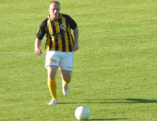 Danny V. Hansen, Brønshøj Boldklub, i aktion mod hjemmekamepn mod København 5/6 2008 (foto: T. Brygger)