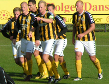 Jublende Brønshøjspillere efter Danni Königs udligning mod KB (foto: T. Brygger)