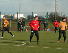 Samir og Cengiz i Brønshøjs træningskamp mod Kalundborg 26. februar (foto: Thomas Brygger)